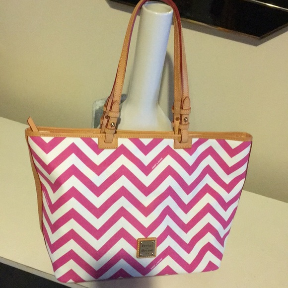 Dooney & Bourke Handbags - Dooney & Bourke Shopper